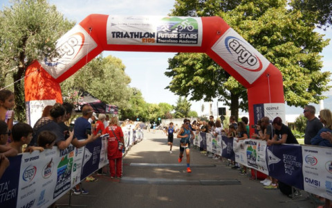 Triathlon Kids Future Stars di Toscolano Maderno: oltre 200 giovani in rappresentanza di 22 società sportive
