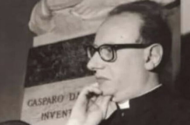 «Un sasso lanciato nel Golfo» dedicato a monsignor Capra, la presentazione a Salò