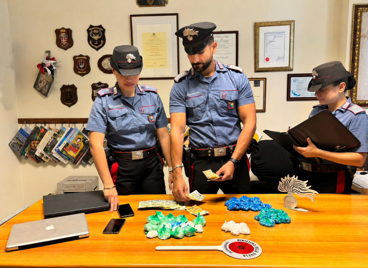 In casa aveva 700 grammi di droga e 4 bici rubate: arrestato a Rovato