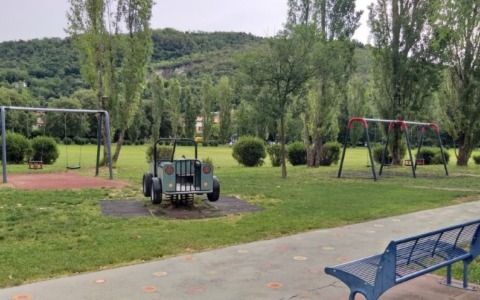 A Brescia spuntano giochi inclusivi nei parchi cittadini