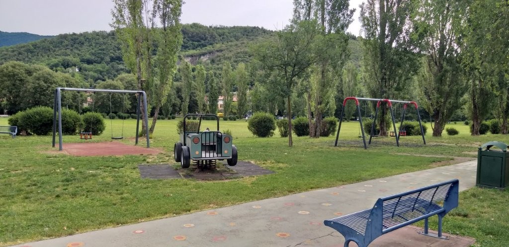 A Brescia spuntano giochi inclusivi nei parchi cittadini