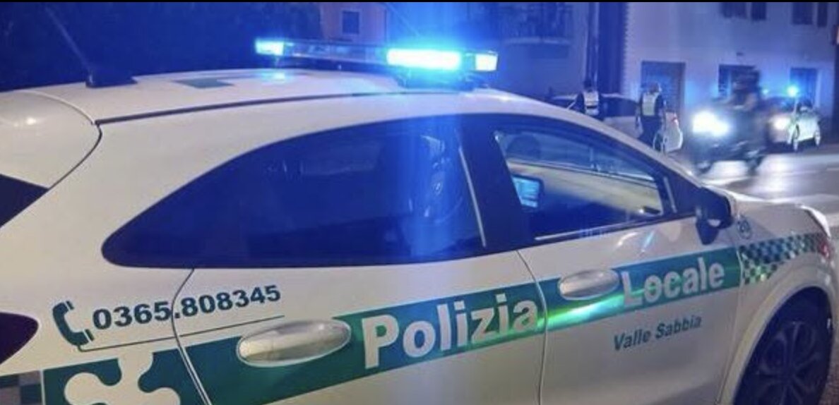 Al volante ubriaco e senza assicurazione: scatta la denuncia