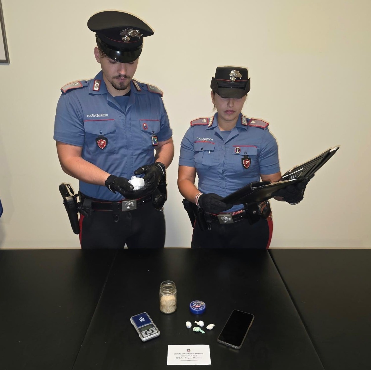 Cocaina nascosta in un muretto in pietra a Padenghe sul Garda: 36enne in manette