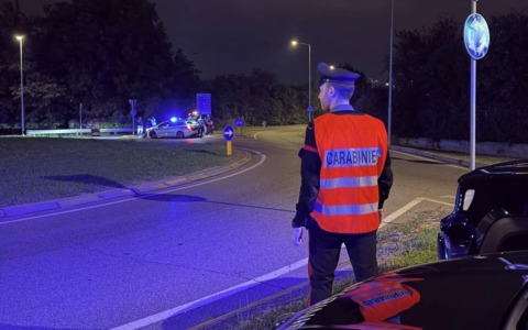 Controlli notturni di Locale e Carabinieri a Rezzato: 14 le patenti ritirate per guida sotto effetto di alcol