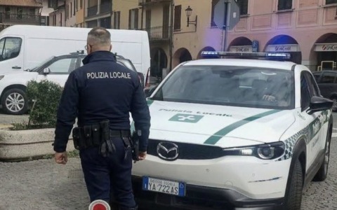 Spacciatori alloggiati abusivamente in un B&B: scattano le manette