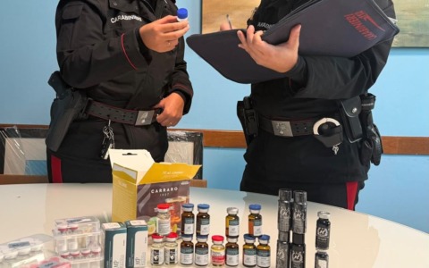 Farmaci anabolizzanti e sostanze dopanti: 33enne denunciato per ricettazione