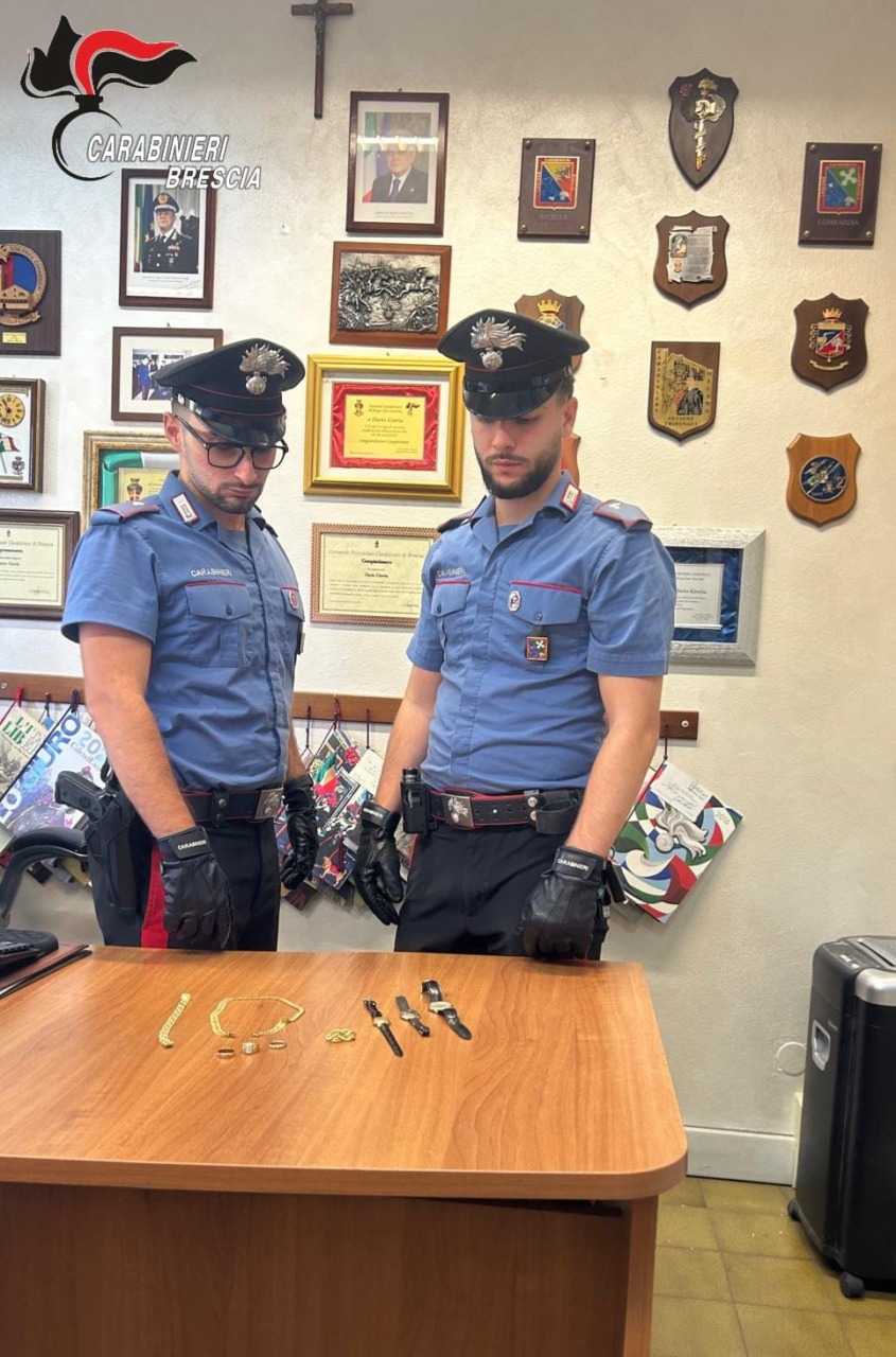 Finto maresciallo della Guardia di Finanza raggira una 75enne e tenta di rubarle l’oro: arrestato