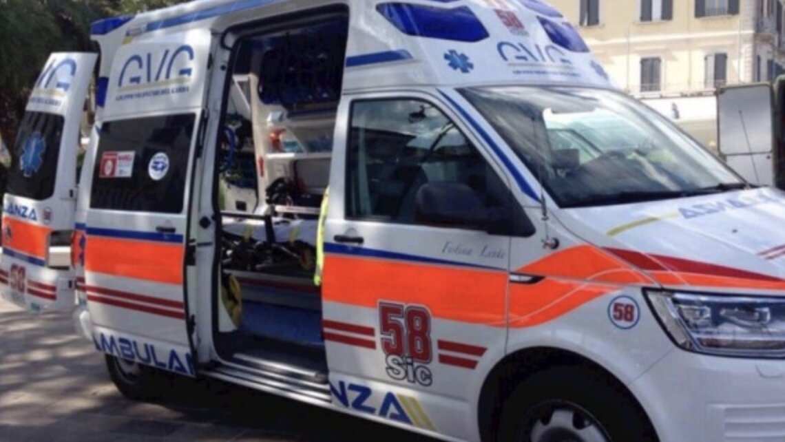Infortunio sul lavoro a Manerba del Garda: brutta caduta in cantiere, batte violentemente la schiena