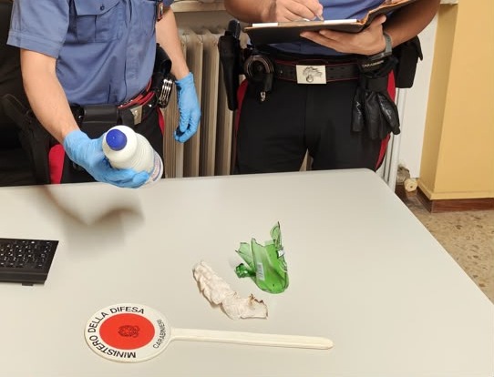 Lancia una bottiglia molotov contro il balcone dell’abitazione della ex: 40enne in carcere