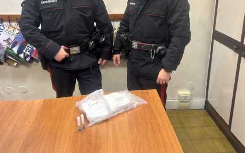 Manerbio, 42enne trovato con 960 grammi di cocaina destinata allo spaccio: arrestato