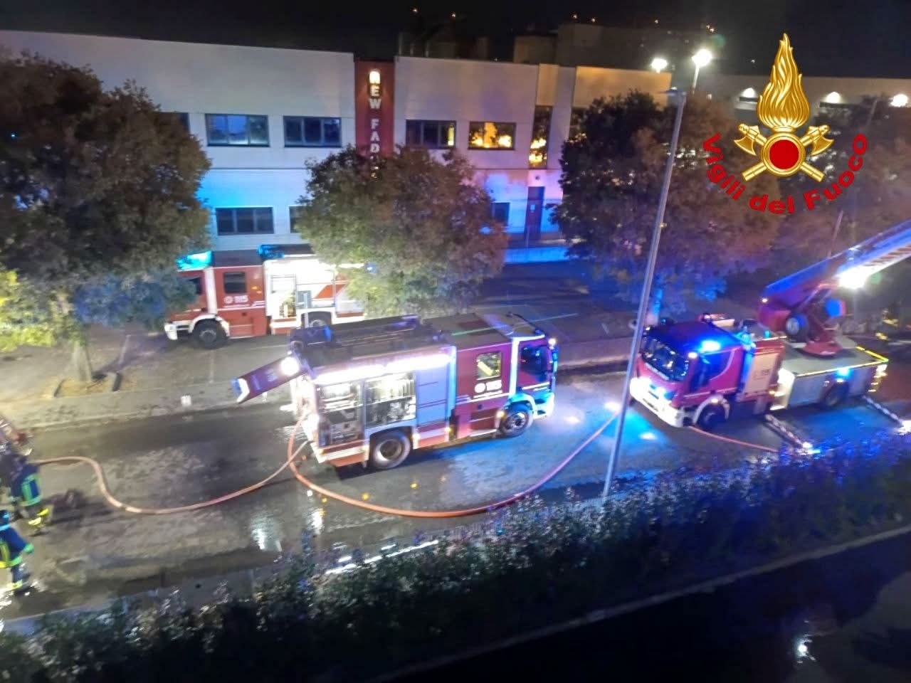 Montichiari: a fuoco cataste di pallet all’esterno di un’azienda