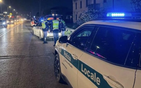Nasconde la droga nell’auto: arrestato un uomo a Rezzato