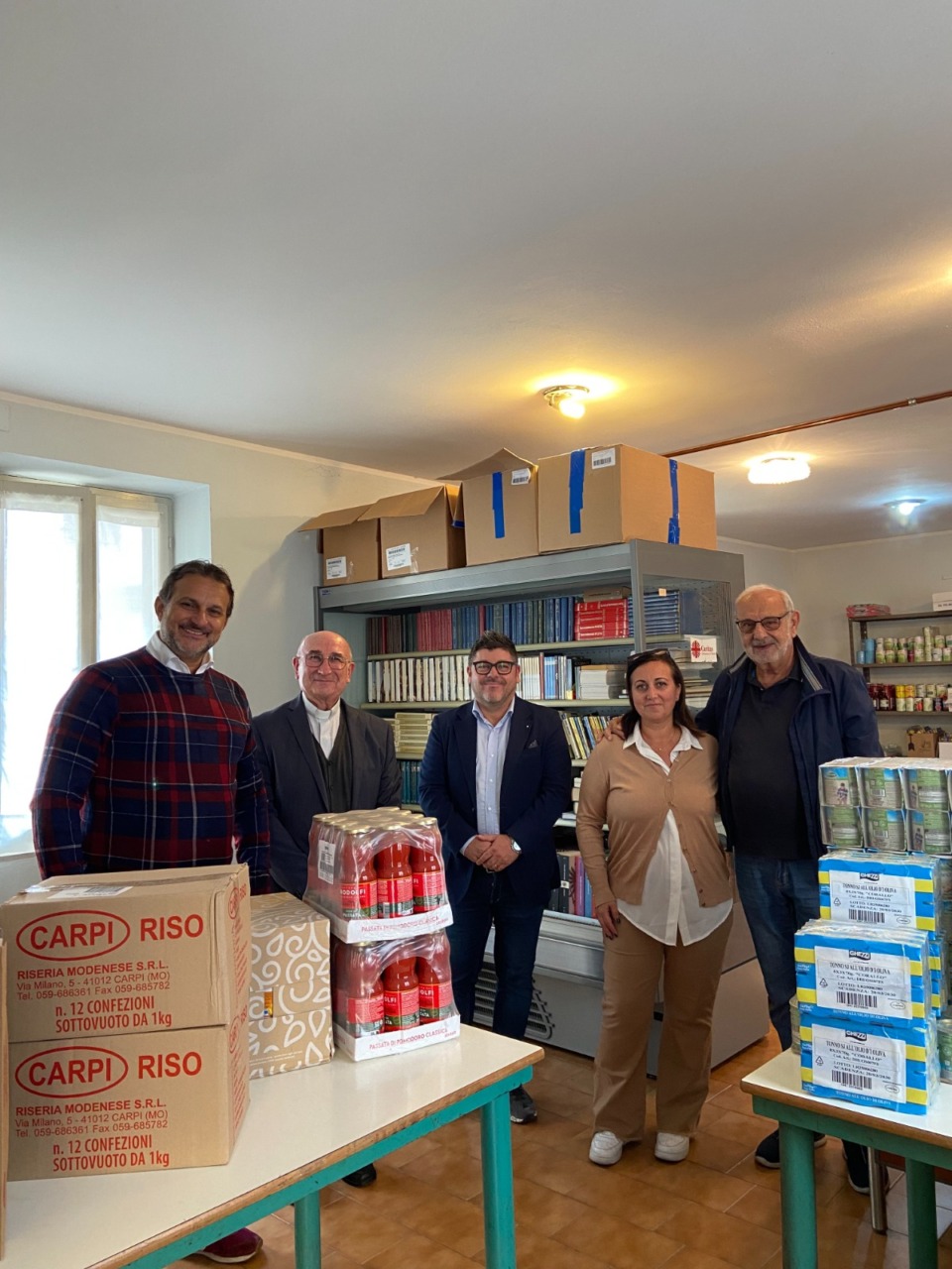 Casapoint Pontevico dona alimenti di prima necessità alla Caritas