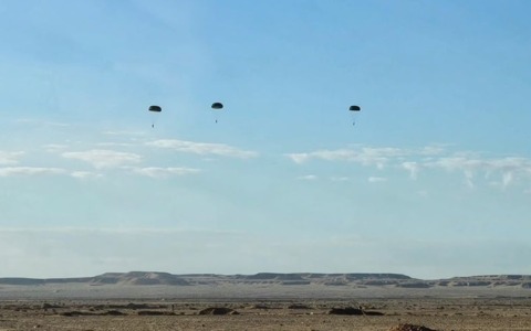 El Alamein, tredici bresciani in volo per ricordare la Folgore