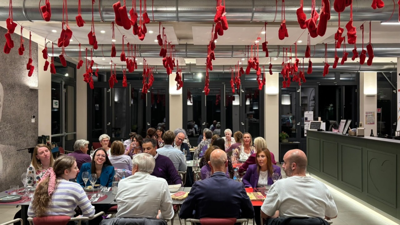 Palazzolo, una cena in viola per ricordare e conoscere l’Alzheimer