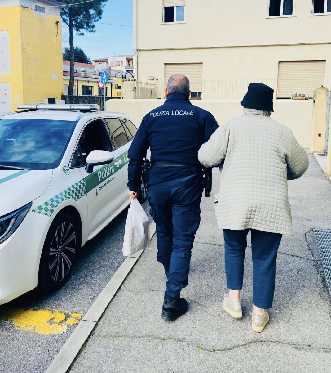 “Passiamo a ritirare il denaro per la cooperativa sociale”, 85enne truffato