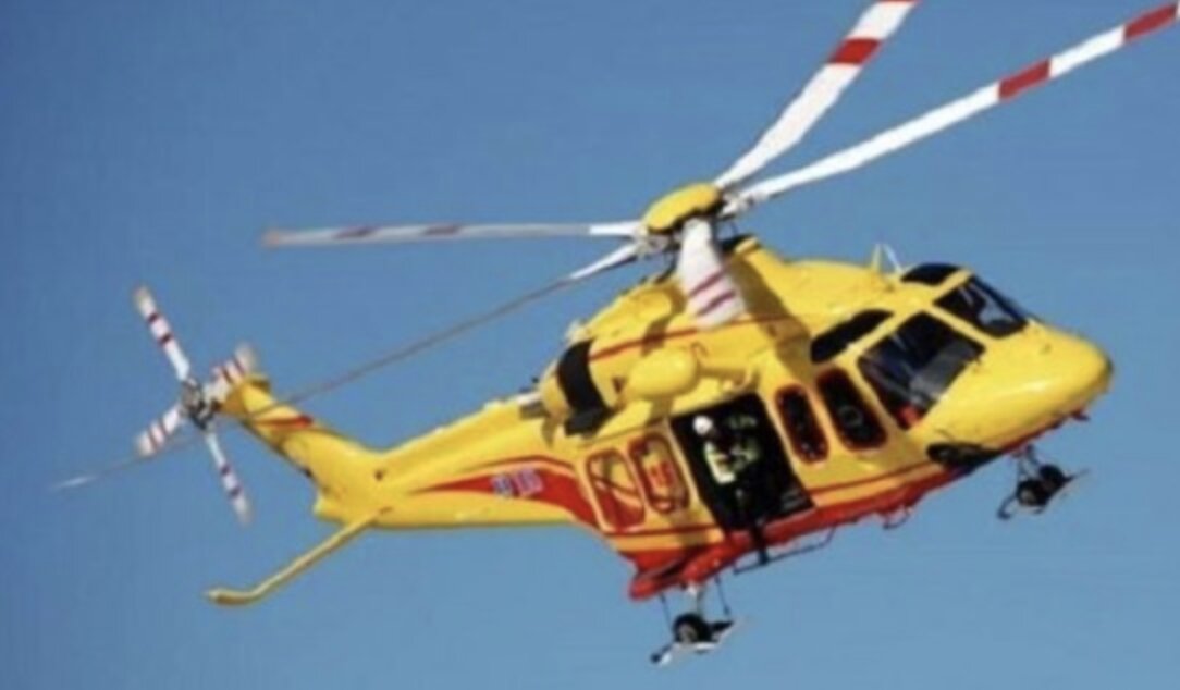 Perde il controllo della moto: muore un motociclista 50enne