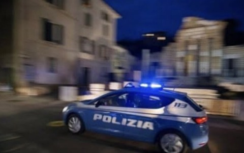 Ruba la bicicletta ad un volontario e fugge: in manette un 38enne