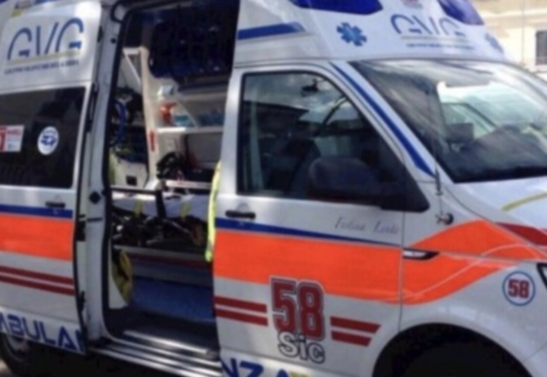Salò, accusa un malore: paura per un anziano