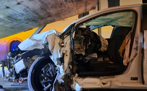 San Paolo, perde il controllo dell’auto e finisce contro una gelateria: grave una bimba di 3 anni