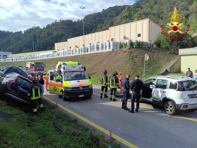 Sp237 a Vestone: scontro tra due auto