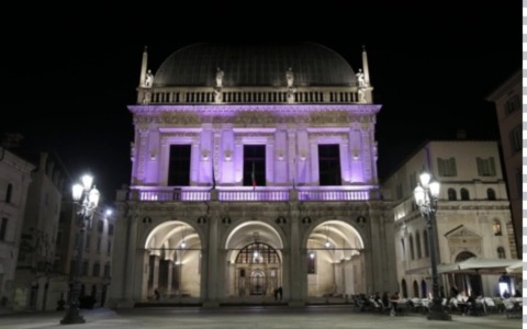 Tumore al seno metastatico: la Loggia si illumina di rosa