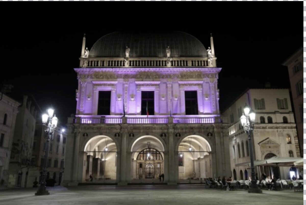 Tumore al seno metastatico: la Loggia si illumina di rosa