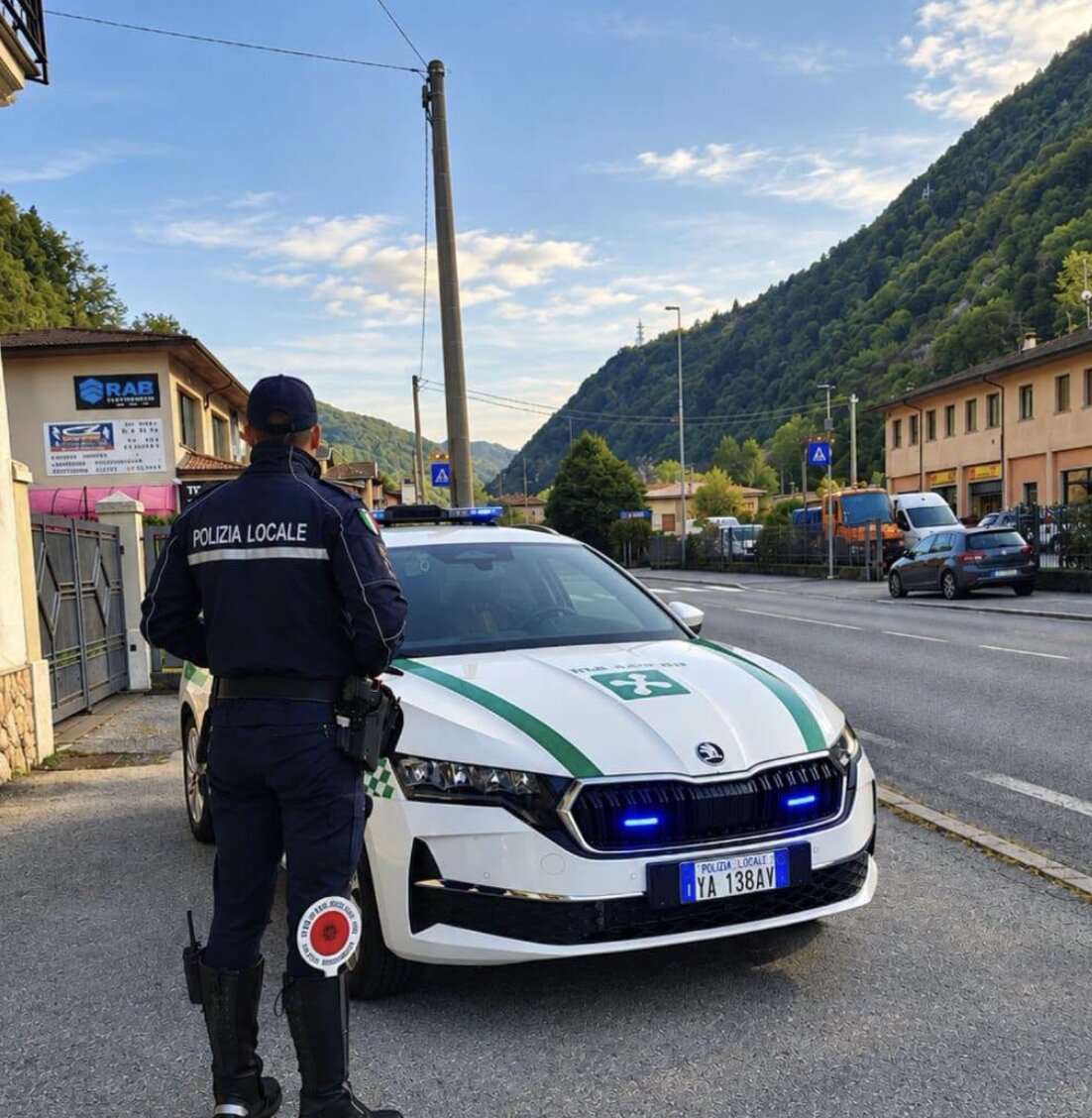 Valle Sabbia: fugge a forte velocità con un’auto rubata, trovata anche droga all’interno