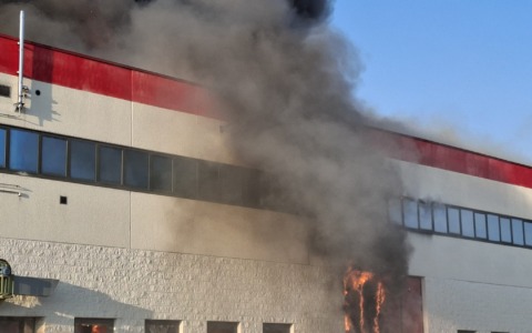 Incendio in un’azienda a Cazzago San Martino