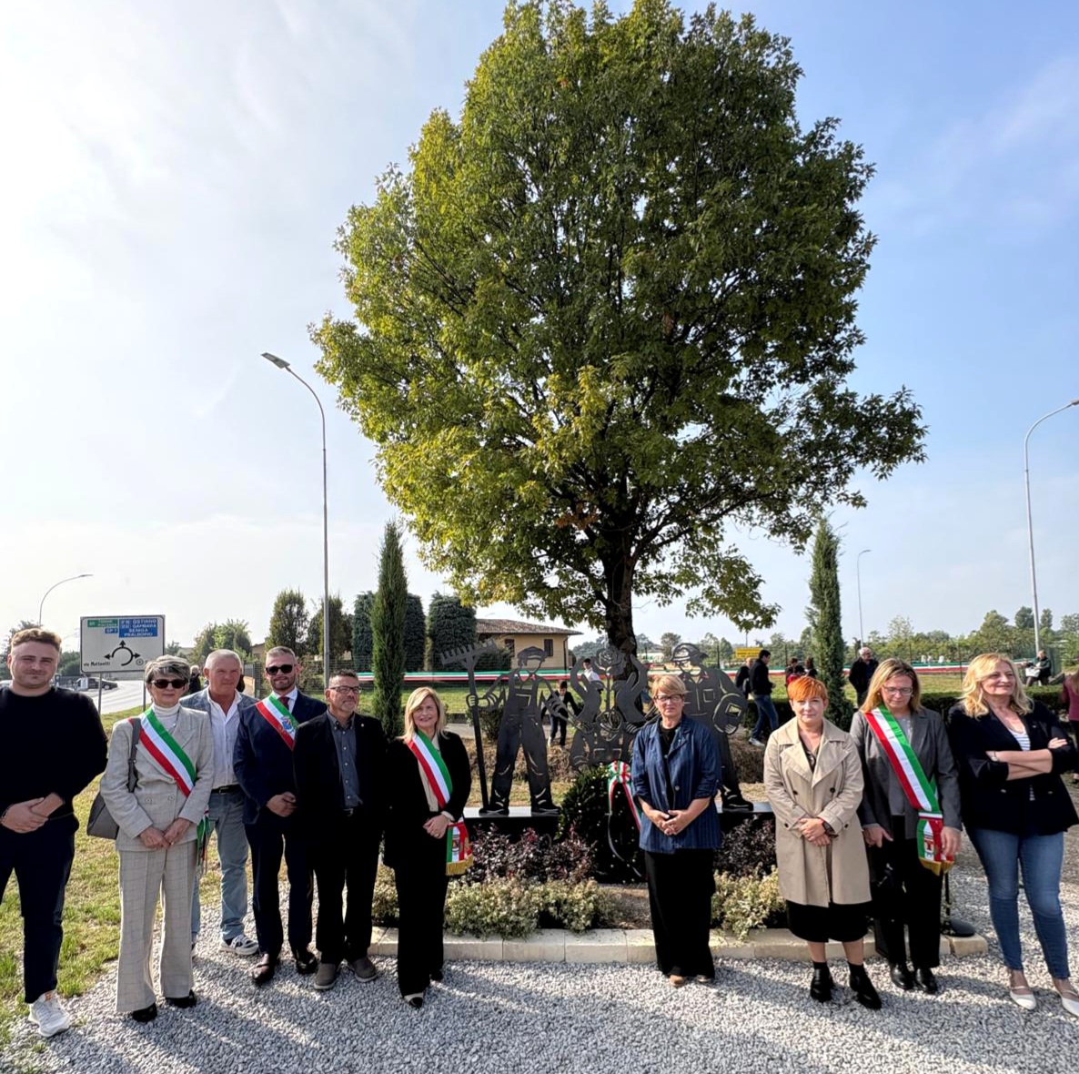Un monumento dedicato alle vittime del  lavoro a Pavone del Mella